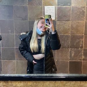 Meet your Posher, Briana